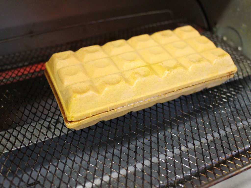 モナカさんページです 森永製菓が「チョコモナカジャンボ」2万個を無償配布！浅草で大型